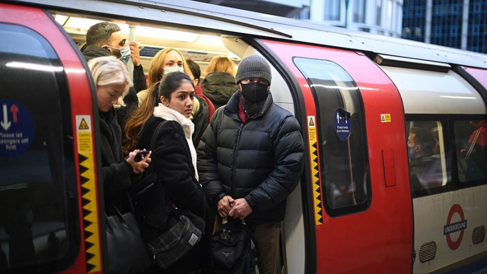 La OMS espera cientos de millones de contagiados por Ómicron en su región europea